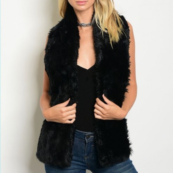 None Accessories - NWT Black Faux Fur Scarf Wrap Shawl Cozy Plush Winter Accessory One Size